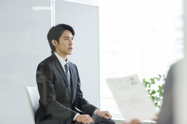 無期雇用派遣から正社員転職を目指して面接を受ける